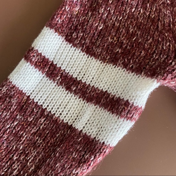 EUC sweater w/ striped sleeves - Picture 8 of 11